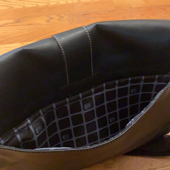 Kenneth Cole black messenger bag - Picture 7 of 7